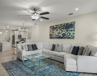 14680 Edgewater Circle - Photo Thumbnail 10