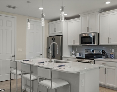 14680 Edgewater Circle - Photo Thumbnail 3