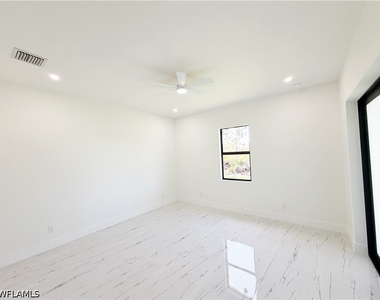 2607 49th Street W - Photo Thumbnail 12