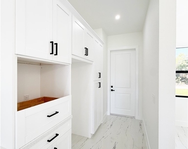 2607 49th Street W - Photo Thumbnail 9