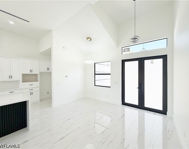 2607 49th Street W - Photo Thumbnail 17