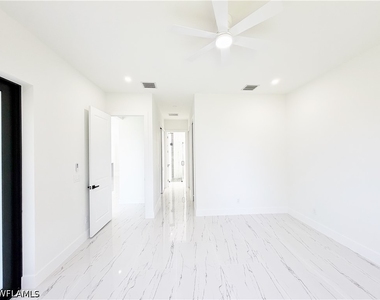2607 49th Street W - Photo Thumbnail 20