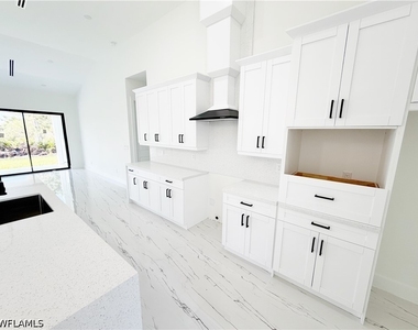 2607 49th Street W - Photo Thumbnail 6