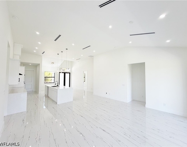 2607 49th Street W - Photo Thumbnail 10