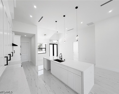 2607 49th Street W - Photo Thumbnail 5