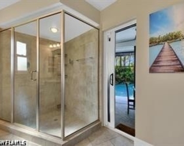 1902 Princess Court - Photo Thumbnail 18