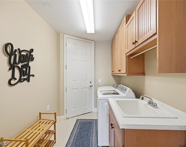 9243 Tesoro Lane - Photo Thumbnail 21