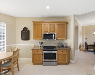 9243 Tesoro Lane - Photo Thumbnail 10