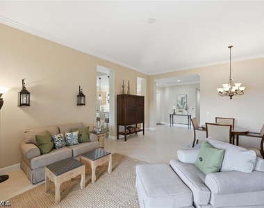 9243 Tesoro Lane - Photo Thumbnail 5