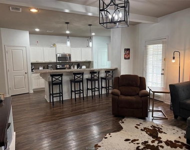 3420 Summerway Drive - Photo Thumbnail 2