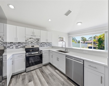 4621 25th Street Sw - Photo Thumbnail 2