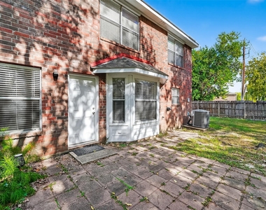 8366 Golf Green Circle - Photo Thumbnail 35