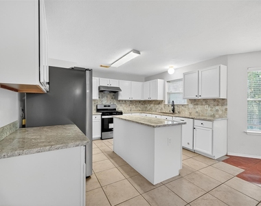 8366 Golf Green Circle - Photo Thumbnail 16