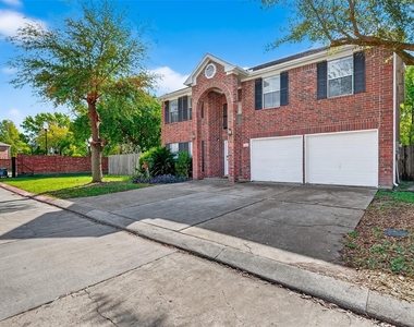 8366 Golf Green Circle - Photo Thumbnail 2