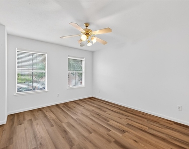 8366 Golf Green Circle - Photo Thumbnail 22