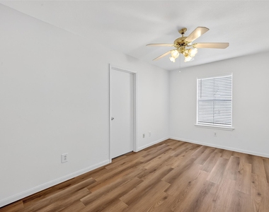 8366 Golf Green Circle - Photo Thumbnail 20