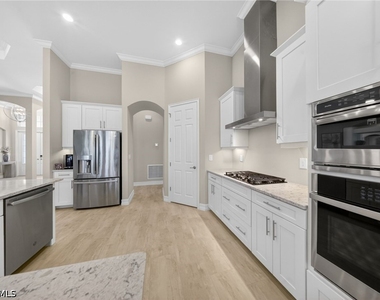 14930 Blue Bay Circle - Photo Thumbnail 10