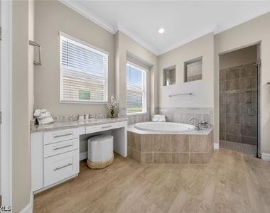14930 Blue Bay Circle - Photo Thumbnail 29