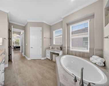 14930 Blue Bay Circle - Photo Thumbnail 28