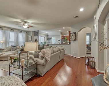 204 Forest Peak Way - Photo Thumbnail 10