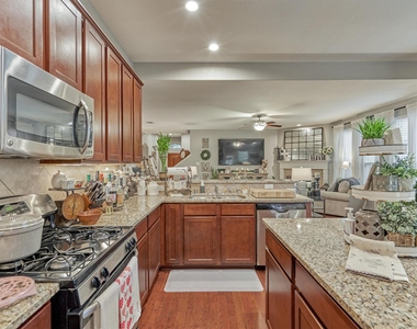 204 Forest Peak Way - Photo Thumbnail 16