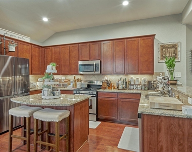 204 Forest Peak Way - Photo Thumbnail 13