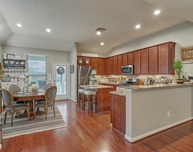 204 Forest Peak Way - Photo Thumbnail 12