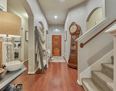 204 Forest Peak Way - Photo Thumbnail 5