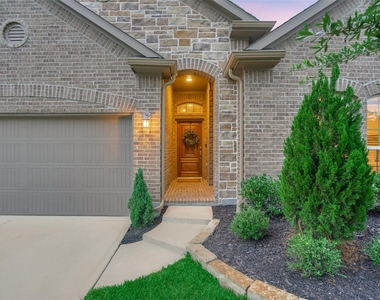 204 Forest Peak Way - Photo Thumbnail 3