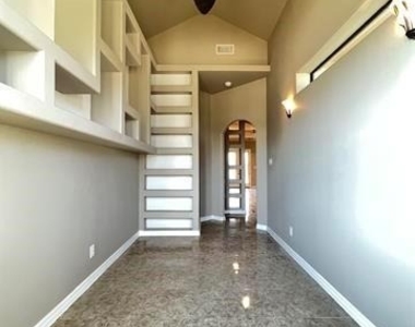 6030 Queens Court - Photo Thumbnail 27