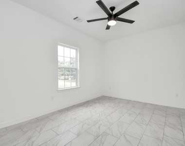 9003 Prairie View Drive - Photo Thumbnail 12