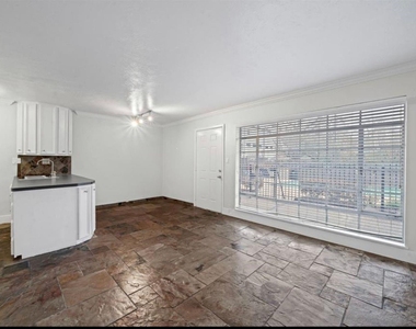 2322 Richton Street - Photo Thumbnail 3