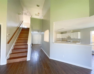 6638 Chantalle Drive - Photo Thumbnail 8