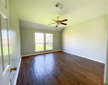 6638 Chantalle Drive - Photo Thumbnail 11