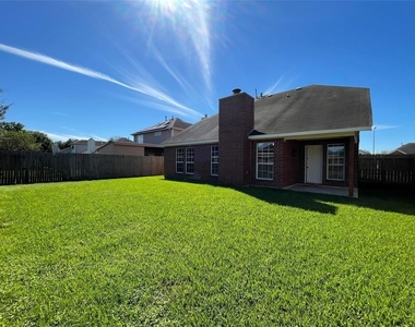 6638 Chantalle Drive - Photo Thumbnail 24