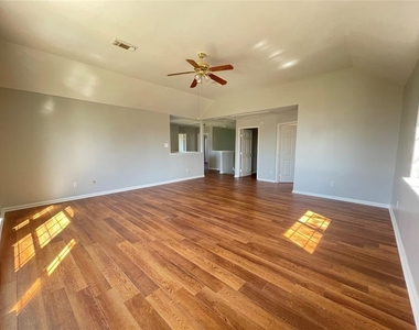 6638 Chantalle Drive - Photo Thumbnail 17