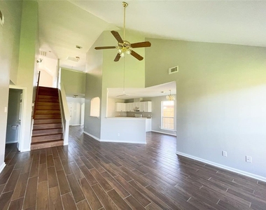 6638 Chantalle Drive - Photo Thumbnail 9