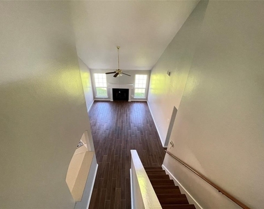 6638 Chantalle Drive - Photo Thumbnail 15