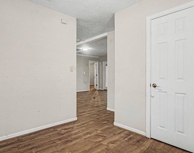 5615 John Martin Road - Photo Thumbnail 13