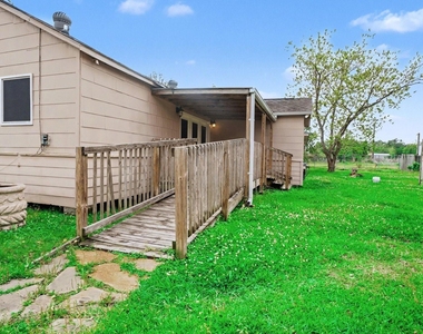 5615 John Martin Road - Photo Thumbnail 5