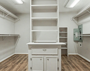 5615 John Martin Road - Photo Thumbnail 15