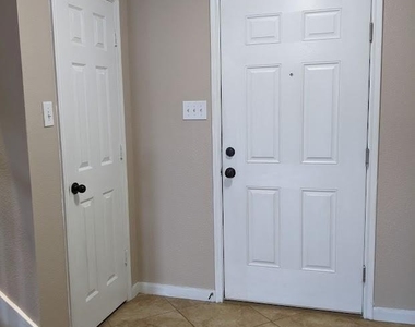 8014 Chasewood Drive - Photo Thumbnail 8