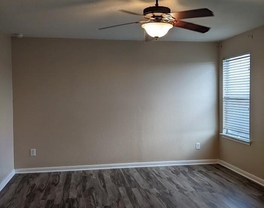 8014 Chasewood Drive - Photo Thumbnail 11