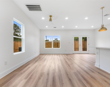 7117 Springdale Street - Photo Thumbnail 10