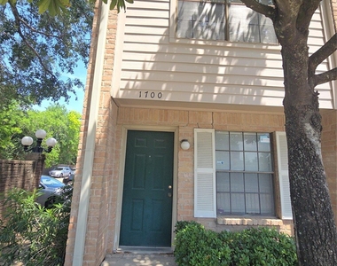 14600 Fonmeadow Drive - Photo Thumbnail 24