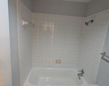 14600 Fonmeadow Drive - Photo Thumbnail 10