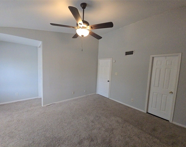 14600 Fonmeadow Drive - Photo Thumbnail 9