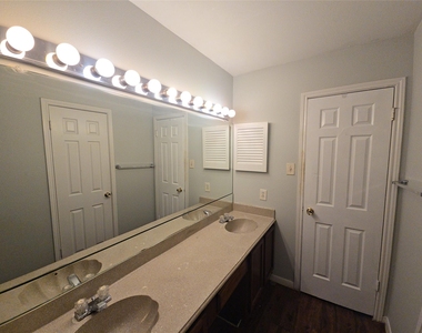 14600 Fonmeadow Drive - Photo Thumbnail 11