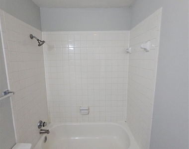 14600 Fonmeadow Drive - Photo Thumbnail 12