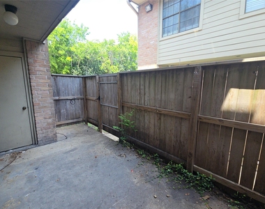 14600 Fonmeadow Drive - Photo Thumbnail 22